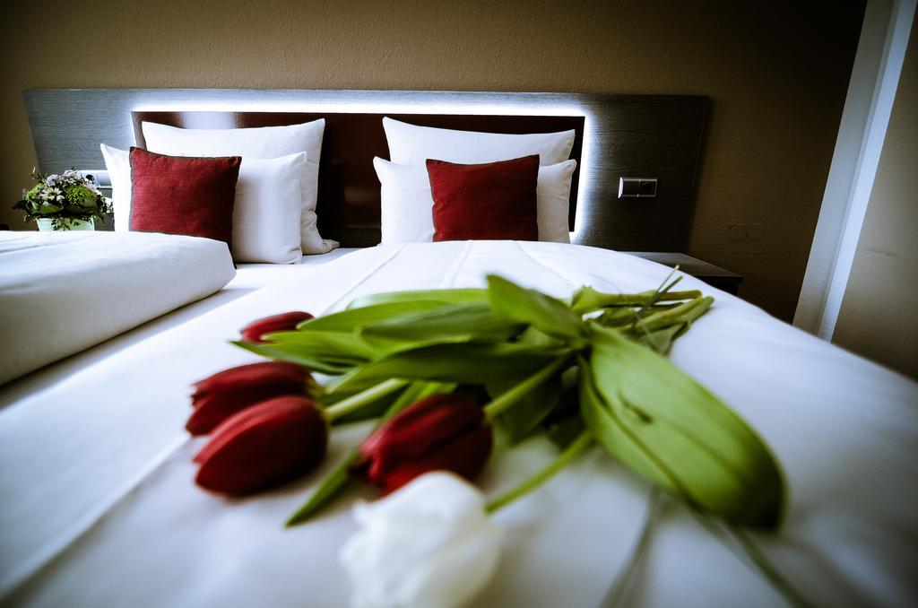 Waldhotel Sindelfingen Am Eichholz Room photo