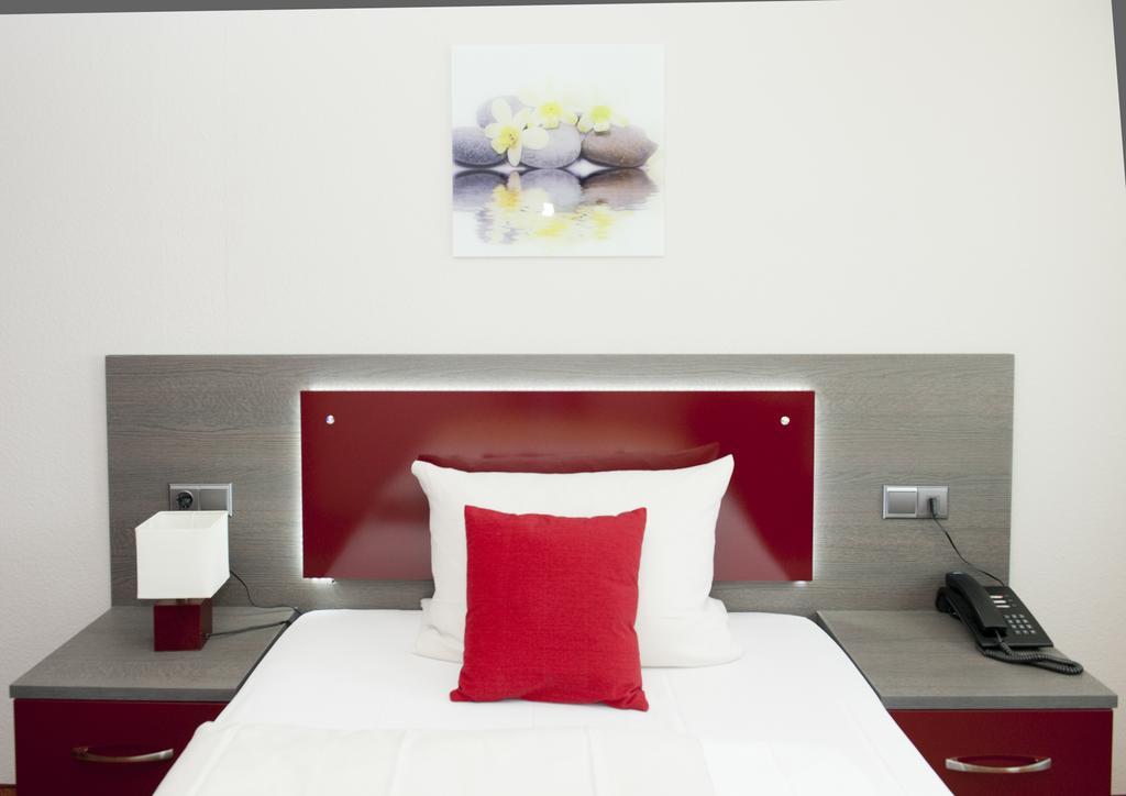 Waldhotel Sindelfingen Am Eichholz Room photo